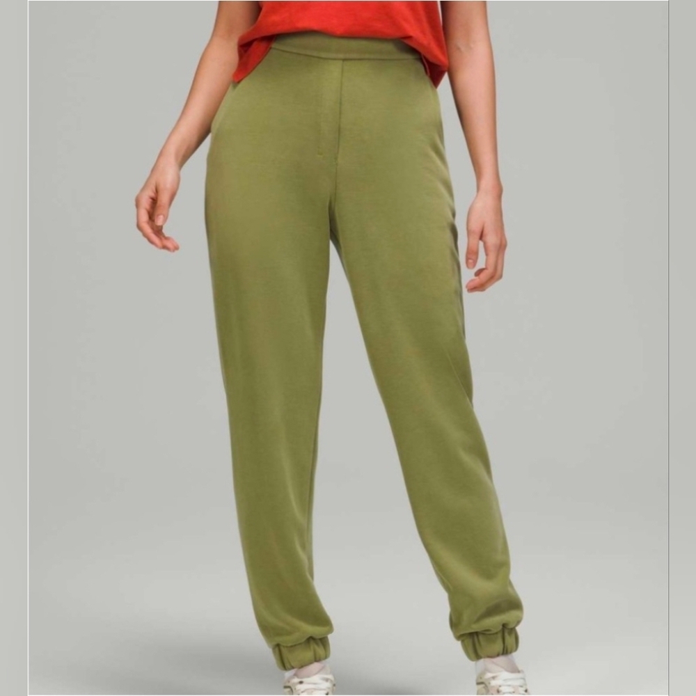 Lululemon Softstreme Relaxed High-Rise Jeggings